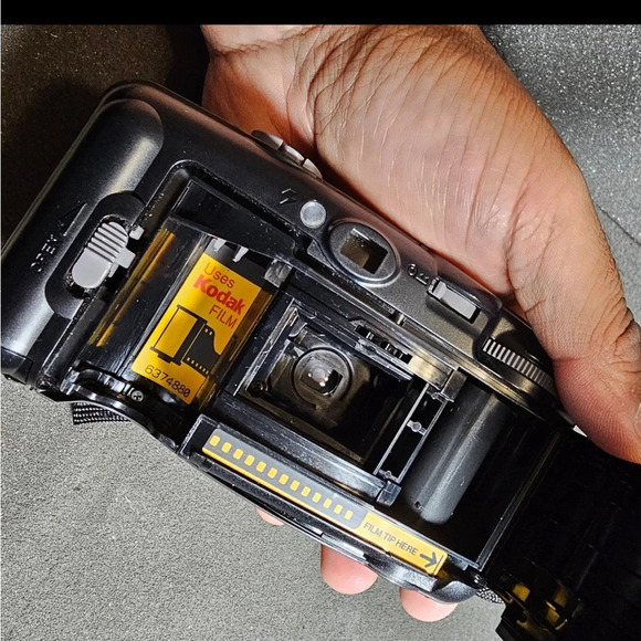 Kodak KB12 35mm Point & Shoot Film Compact Pocket Camera Untested With Case - Picture 11 of 11